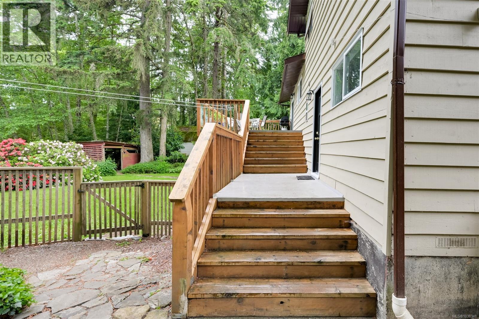 2340 Macdonald Rd - 55