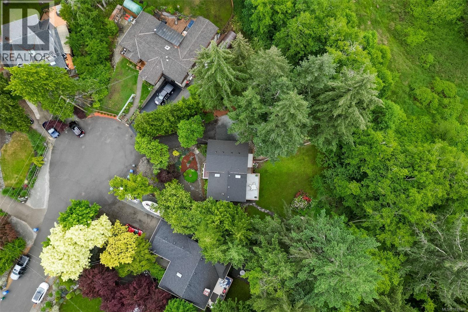 2340 Macdonald Rd - 56