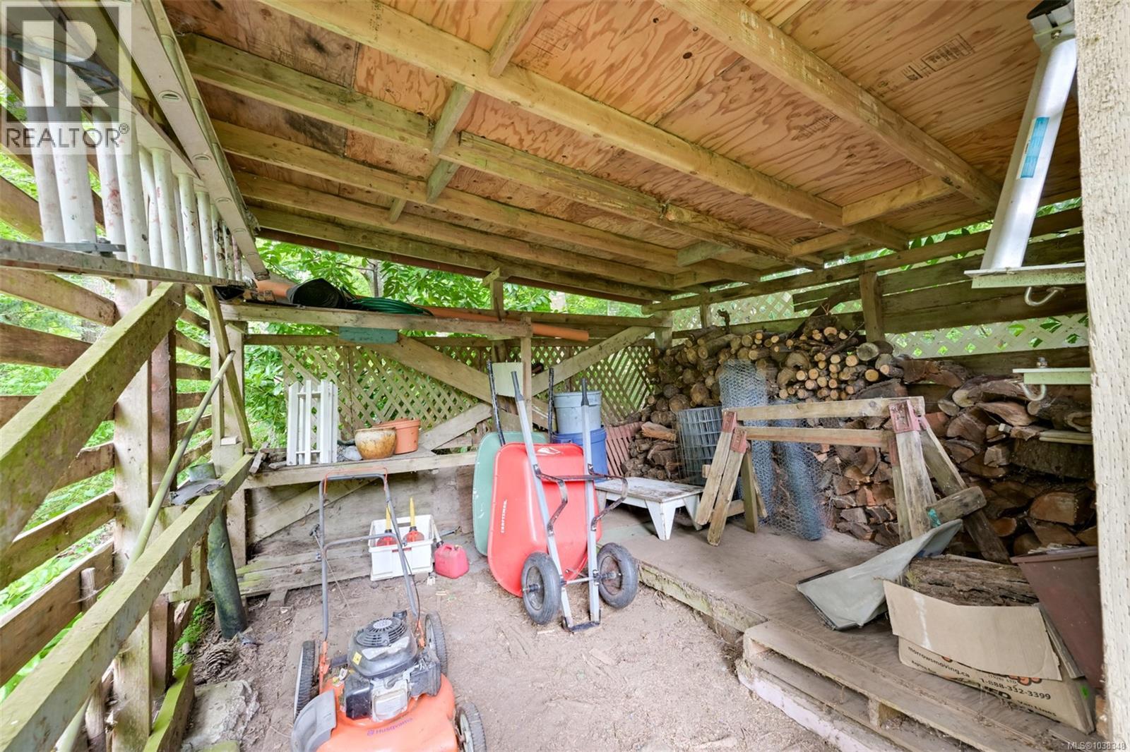 2340 Macdonald Rd - 69
