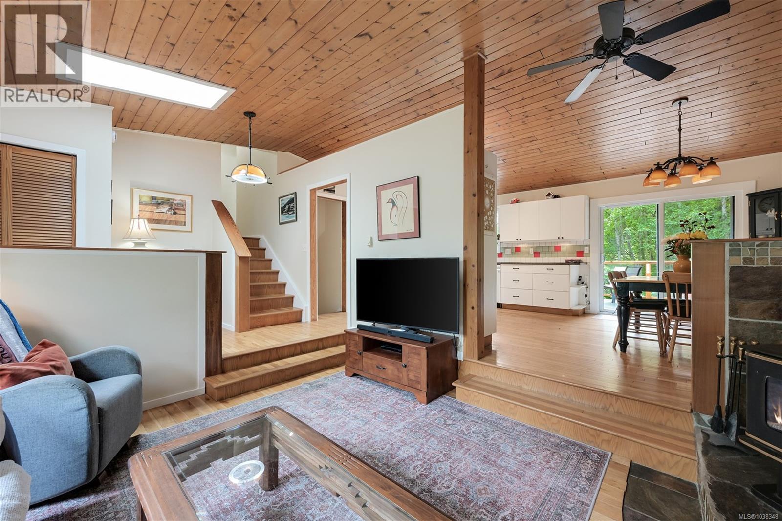 2340 Macdonald Rd - 7