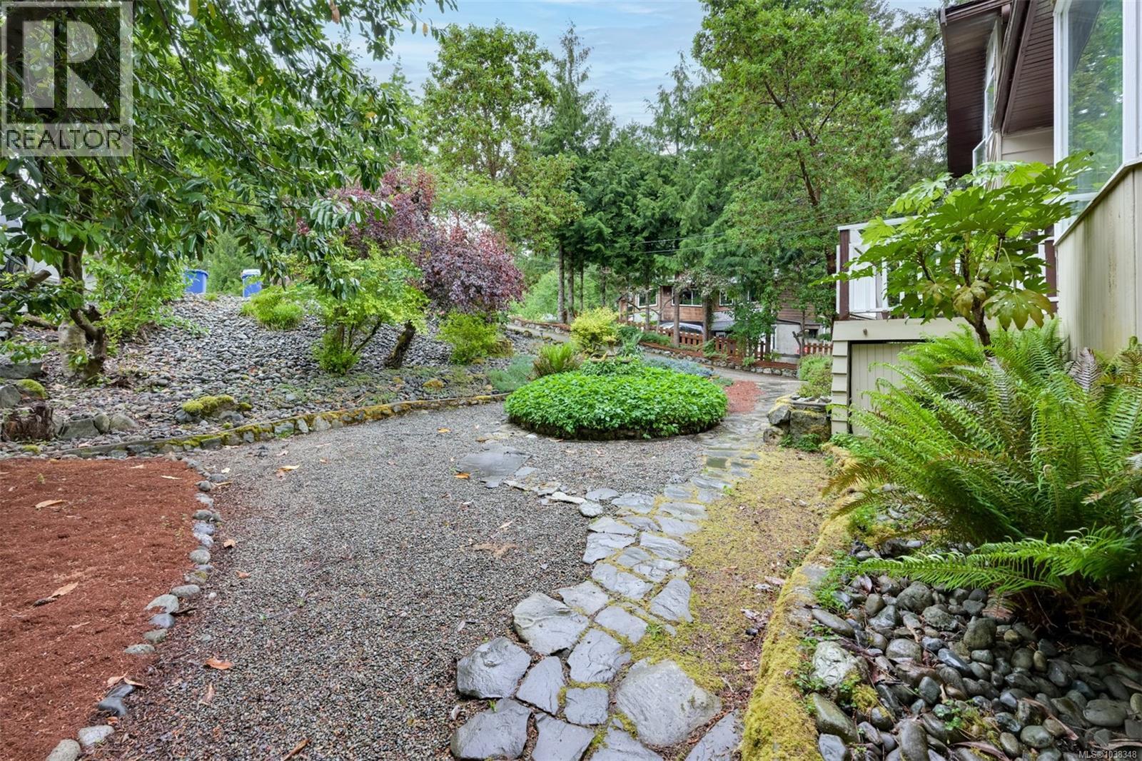 2340 Macdonald Rd - 73