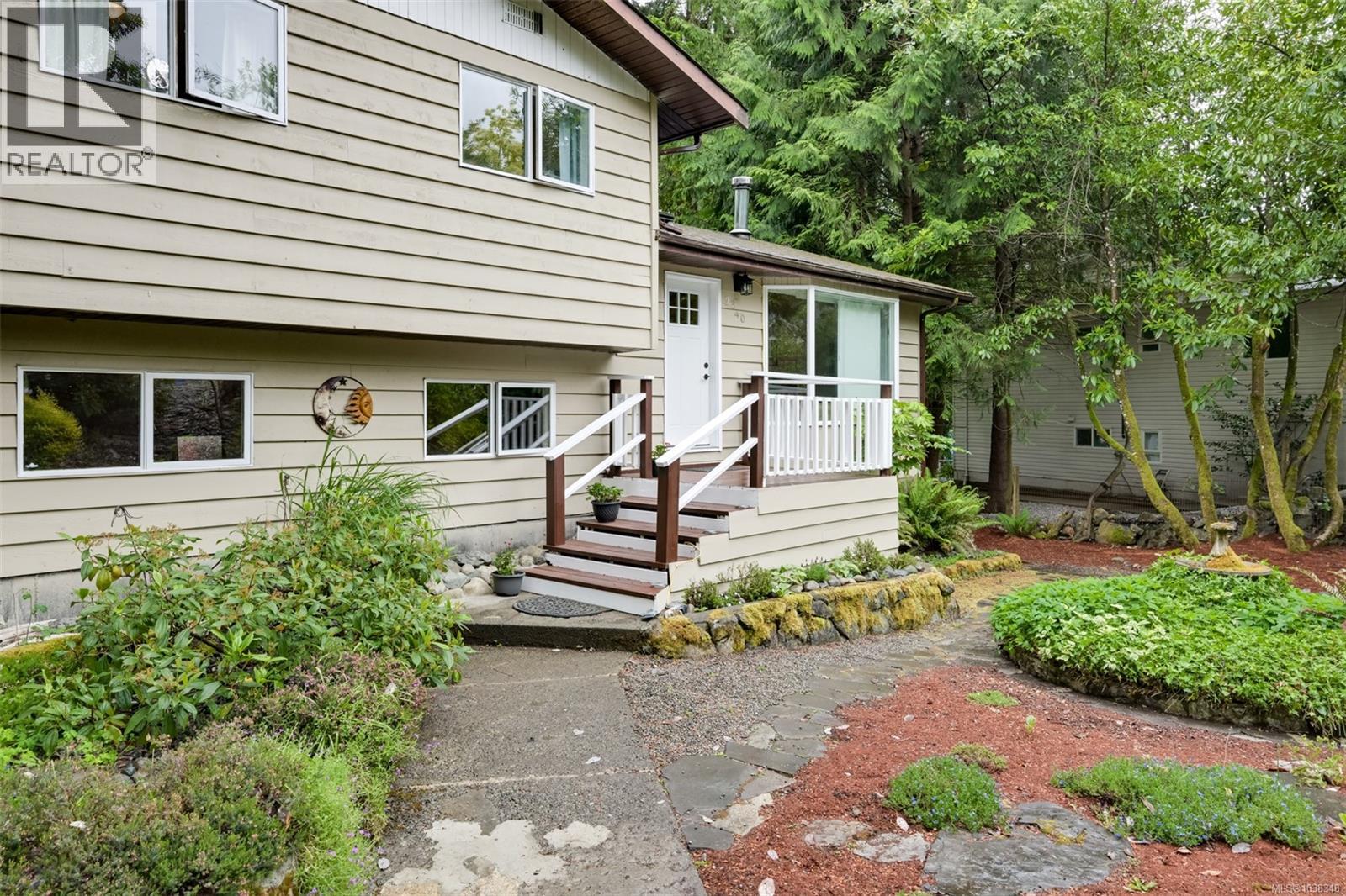2340 Macdonald Rd - 76