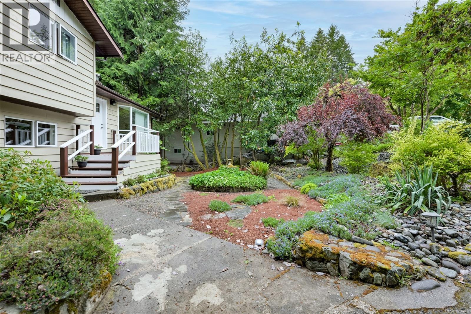 2340 Macdonald Rd - 77