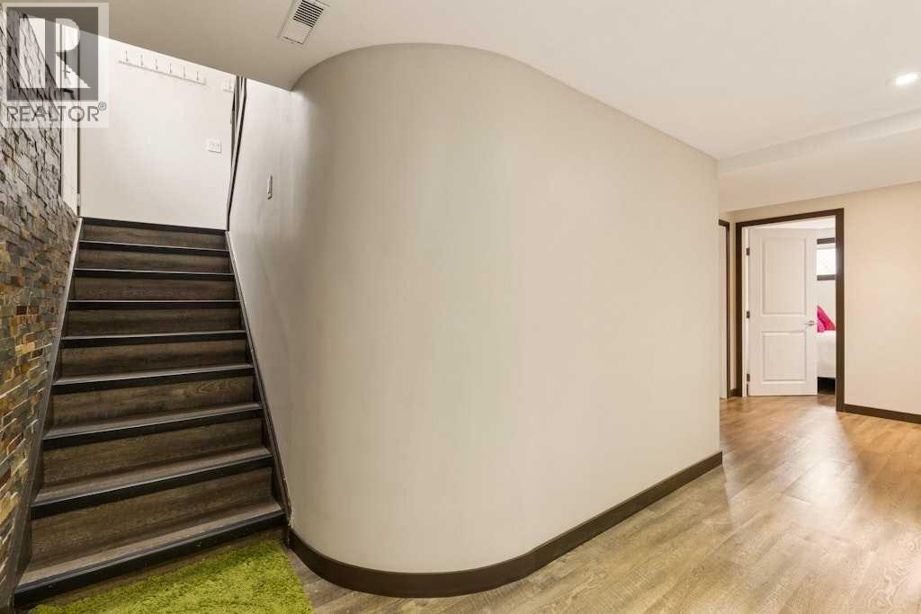 6216 Dalsby Road NW - 32