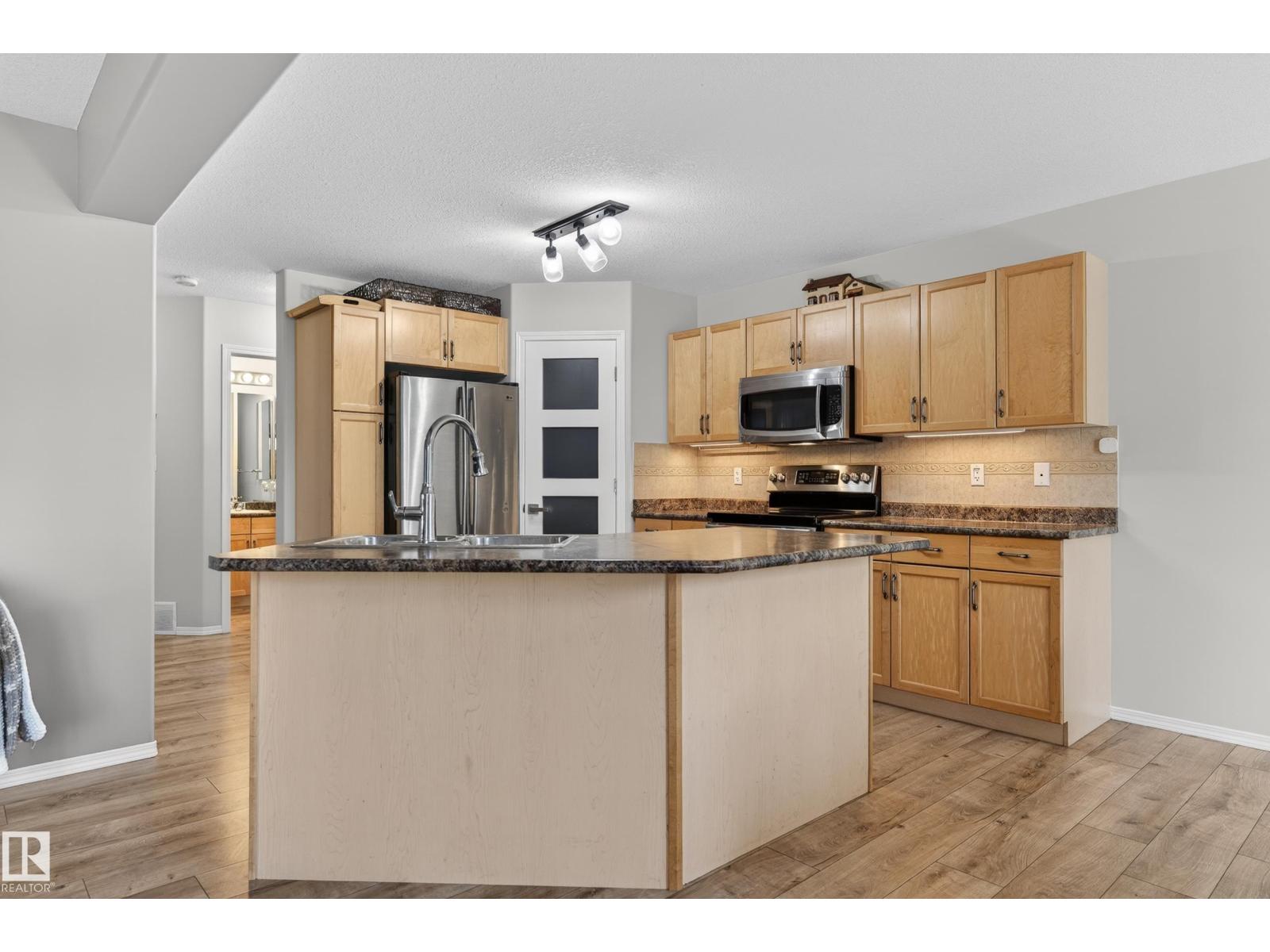 988 REGENCY DR - 10
