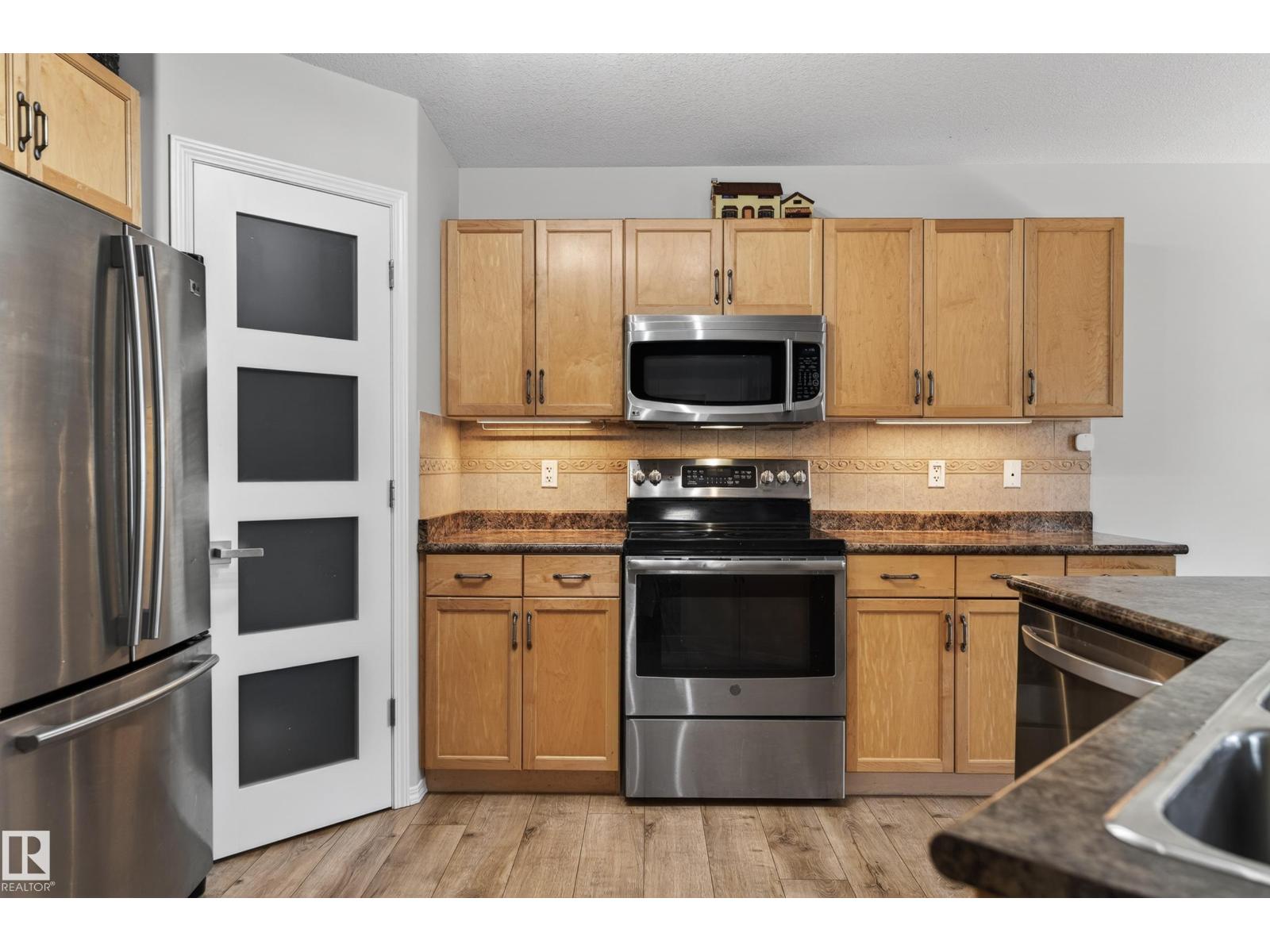 988 REGENCY DR - 11