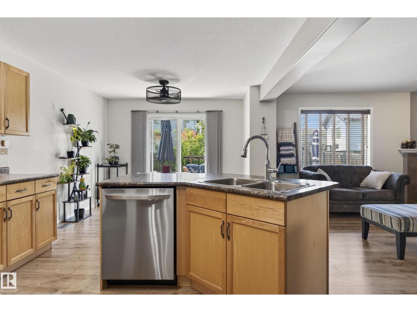 988 REGENCY DR - 12