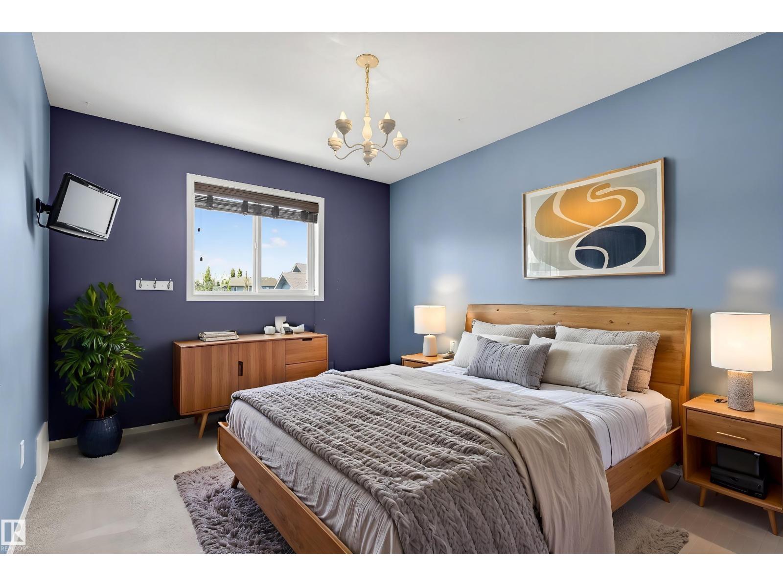 988 REGENCY DR - 23