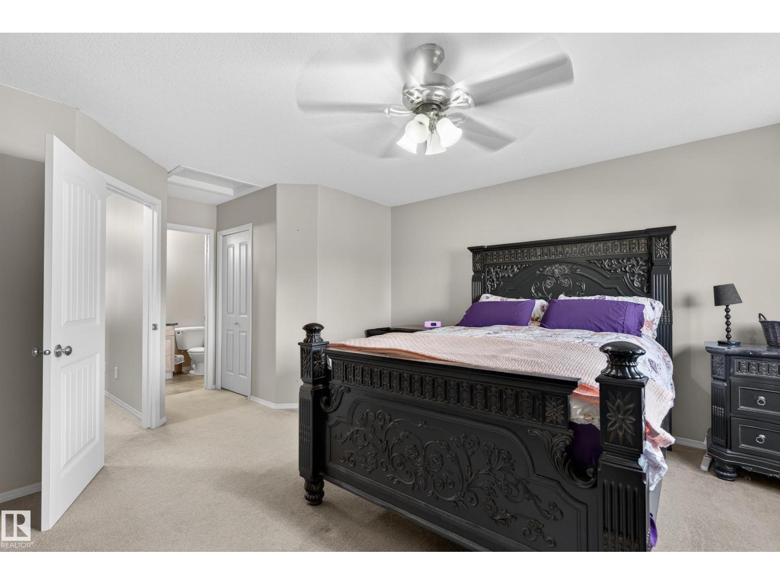 988 REGENCY DR - 24