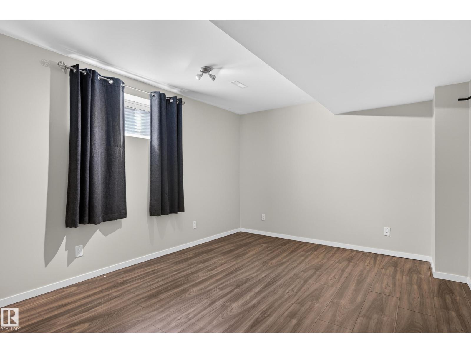 988 REGENCY DR - 36