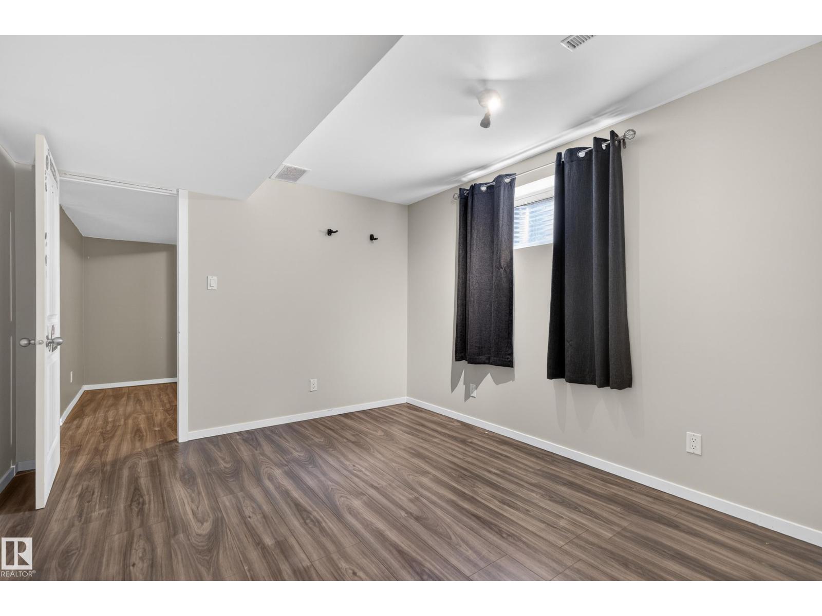 988 REGENCY DR - 38
