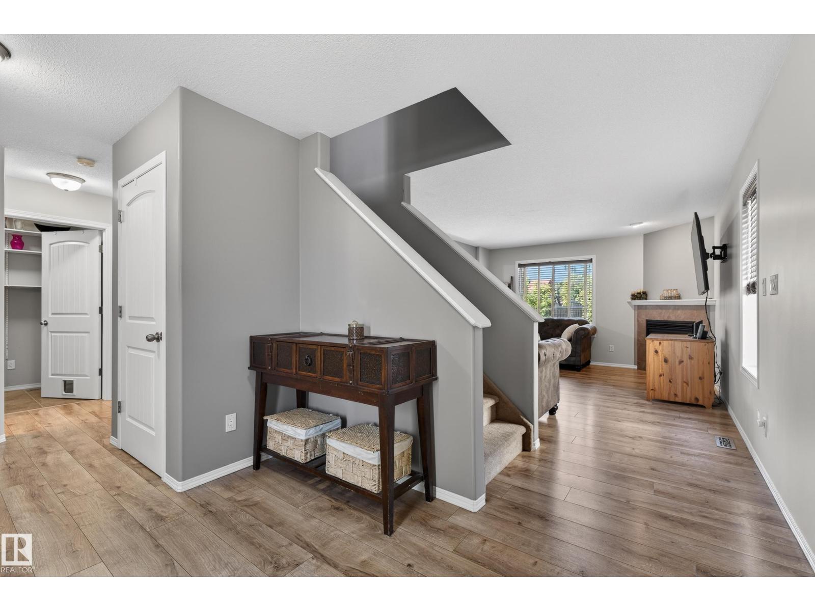 988 REGENCY DR - 4