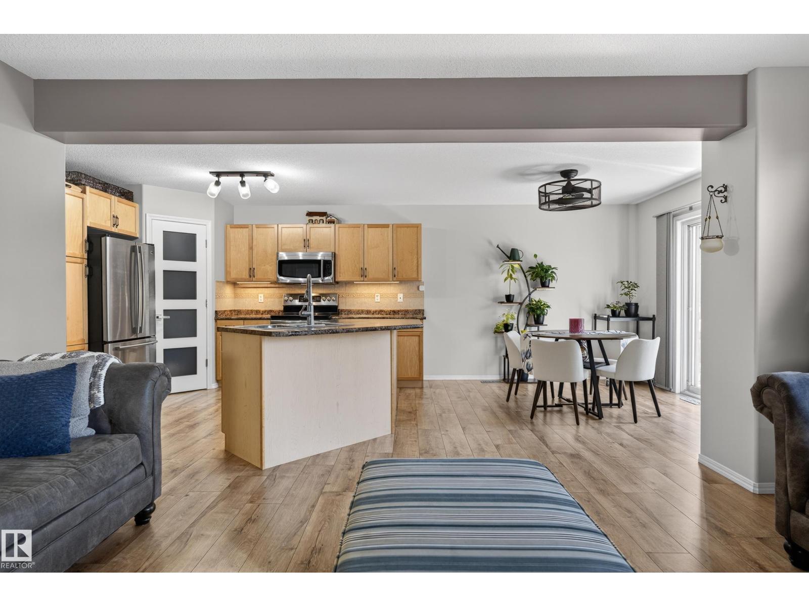 988 REGENCY DR - 9