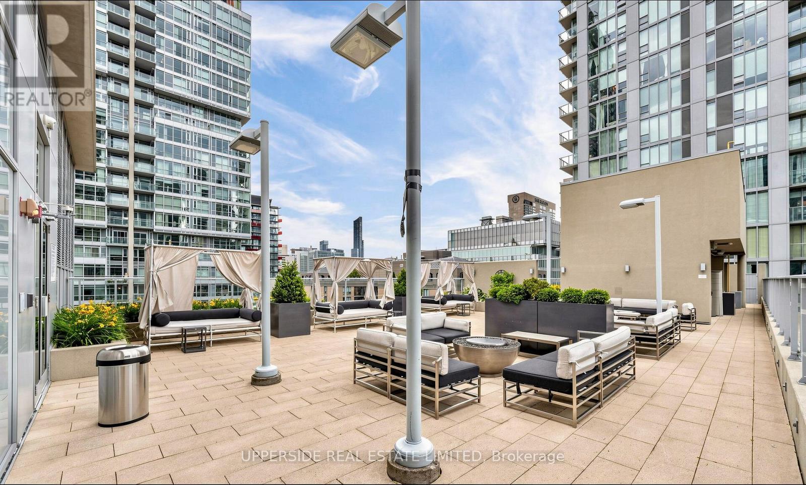#607 126 SIMCOE STREET - 11