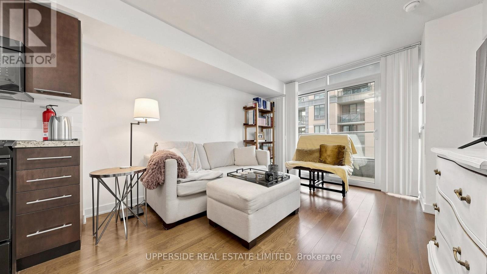 #607 126 SIMCOE STREET - 22