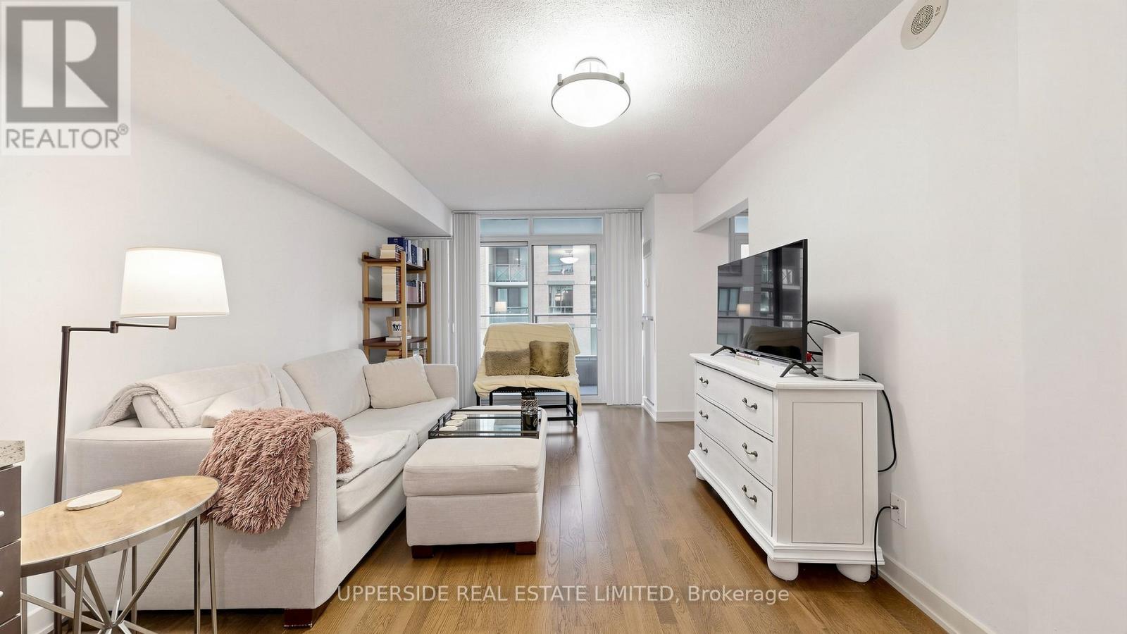 #607 126 SIMCOE STREET - 25