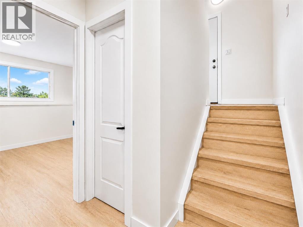 #4 1701 48 Street SE - 14