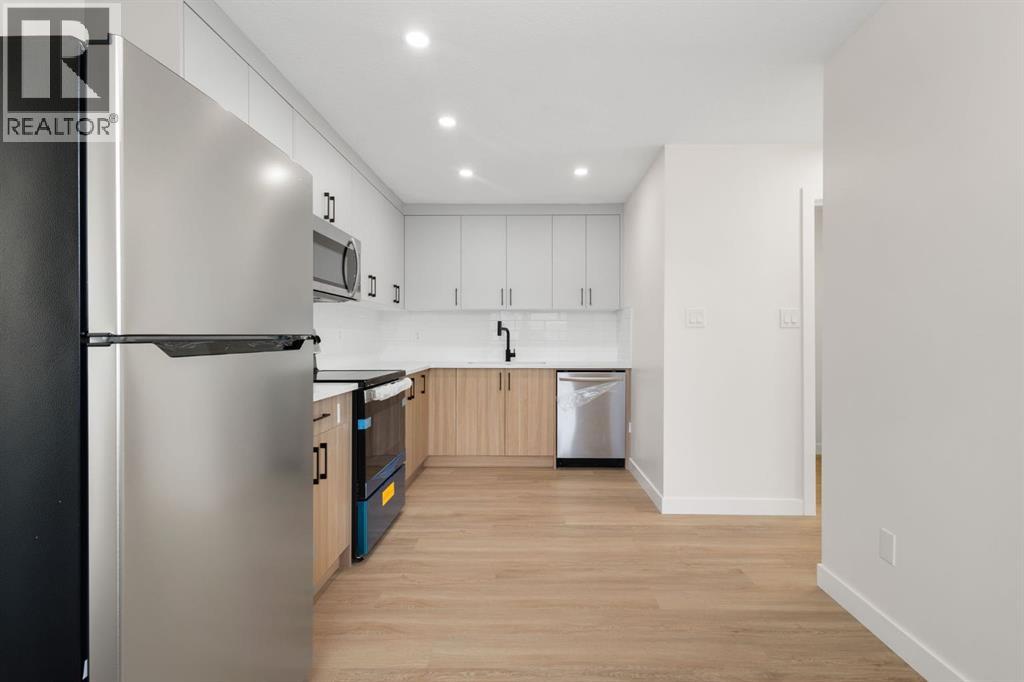 #4 1701 48 Street SE - 9