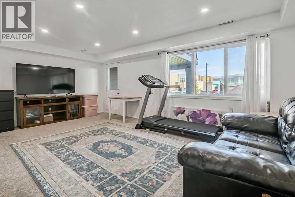 665 Hillcrest Road SW - 23