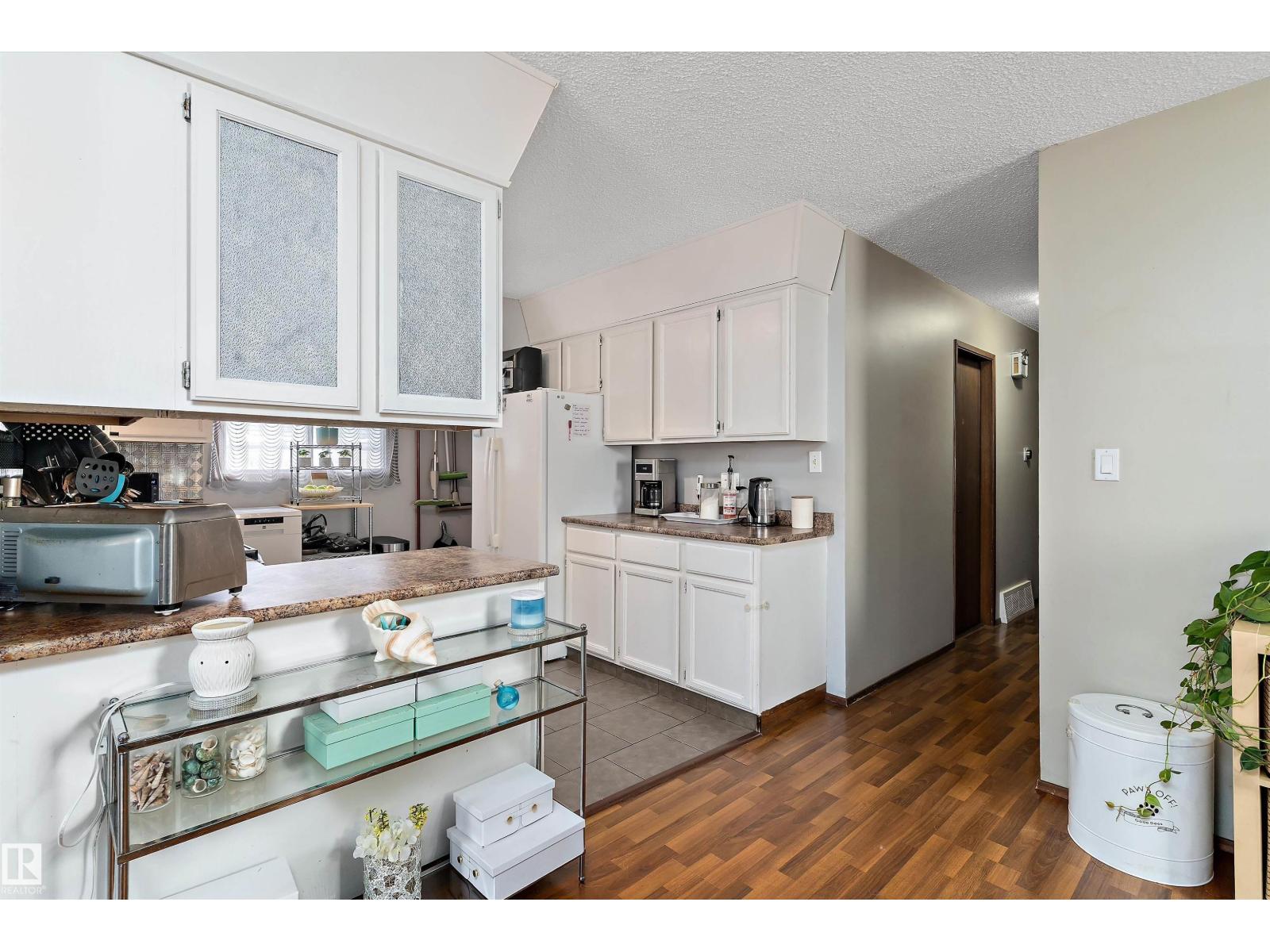 12914 69 ST NW - 5