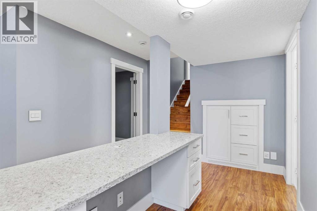 423 Lake Simcoe Crescent SE - 34