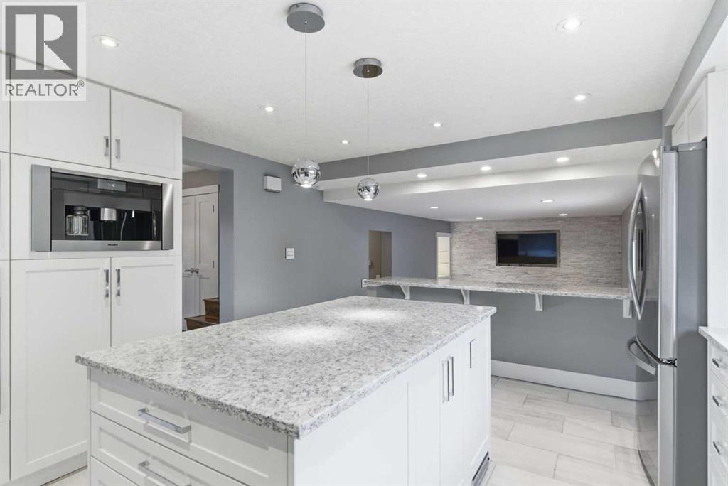 423 Lake Simcoe Crescent SE - 16