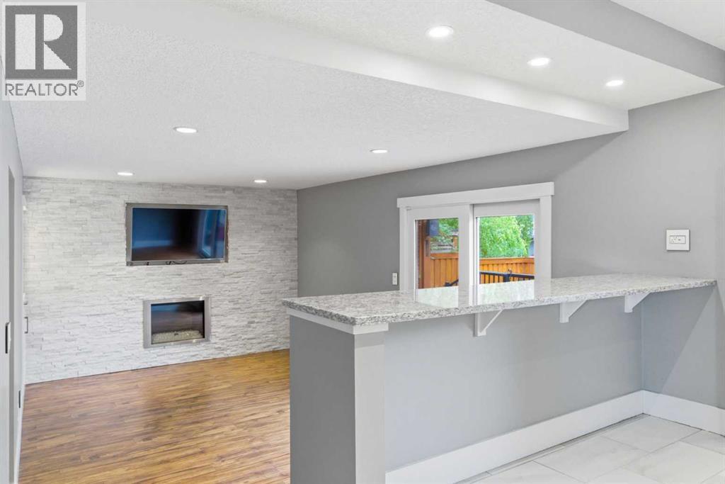423 Lake Simcoe Crescent SE - 17