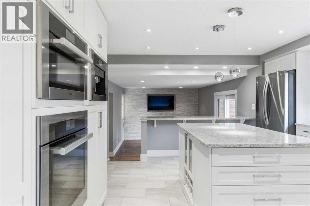 423 Lake Simcoe Crescent SE - 12