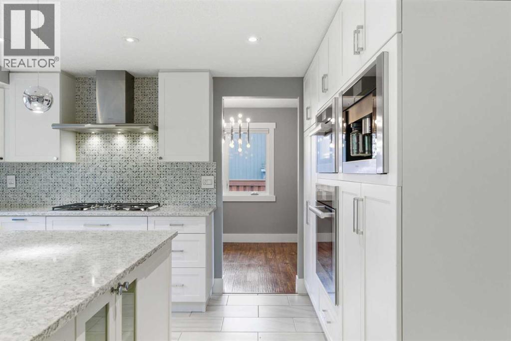 423 Lake Simcoe Crescent SE - 14