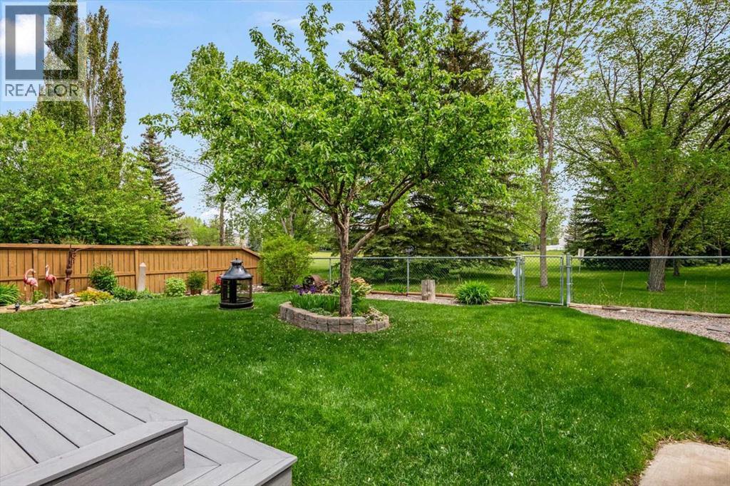 12 Chaparral Crescent SE - 40