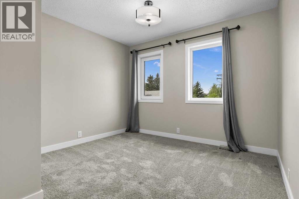 12 Chaparral Crescent SE - 26