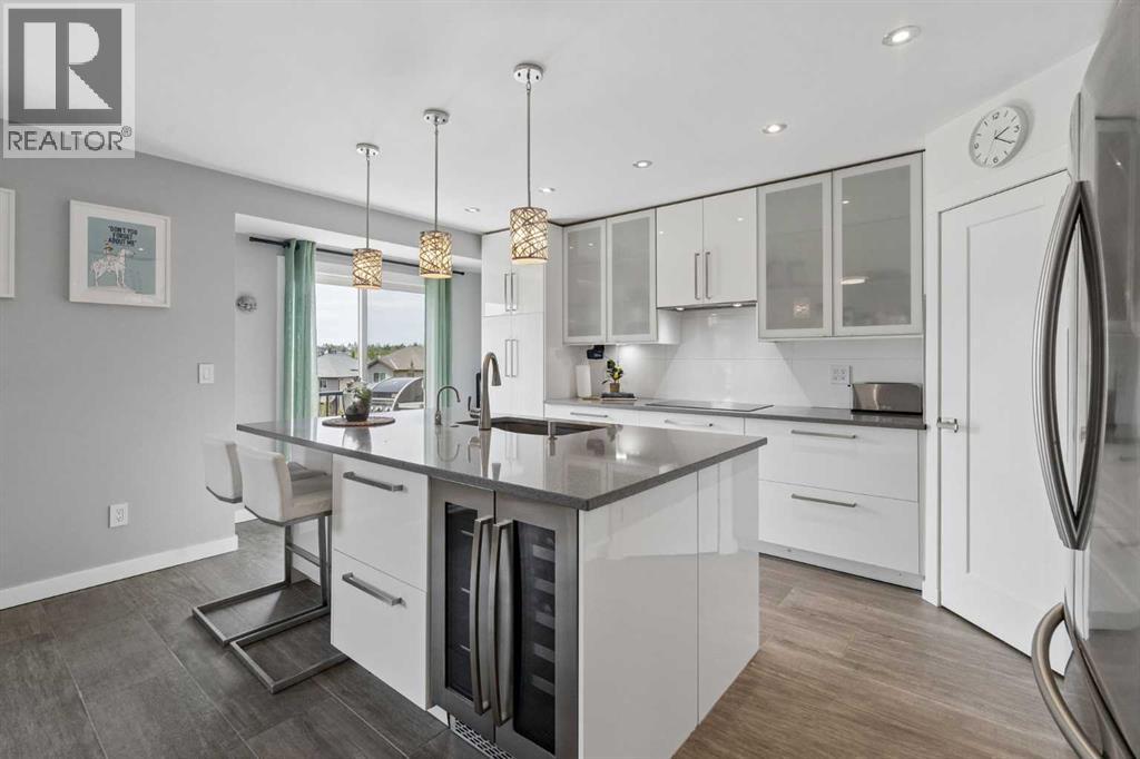 105 Royal Birch Crescent NW - 13