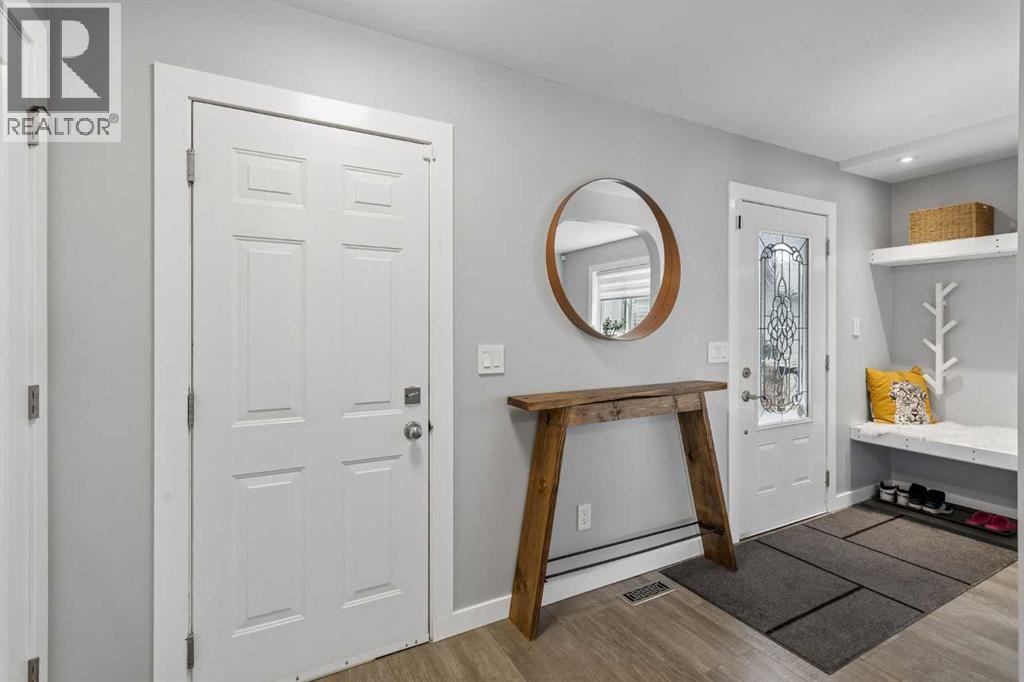105 Royal Birch Crescent NW - 3