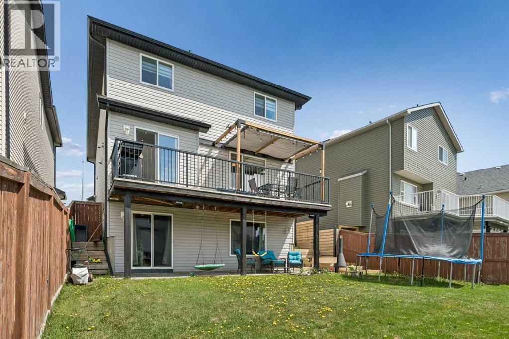 105 Royal Birch Crescent NW - 41