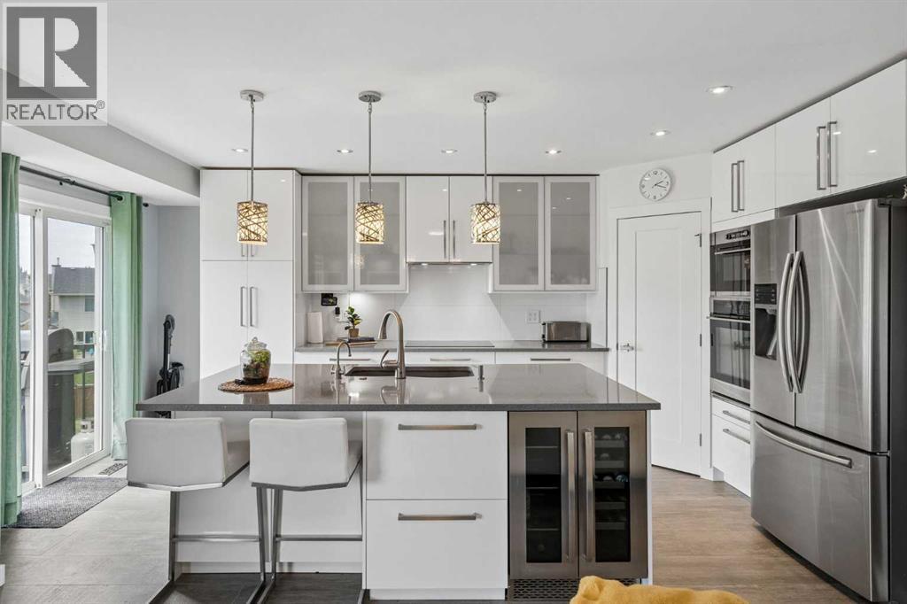 105 Royal Birch Crescent NW - 11