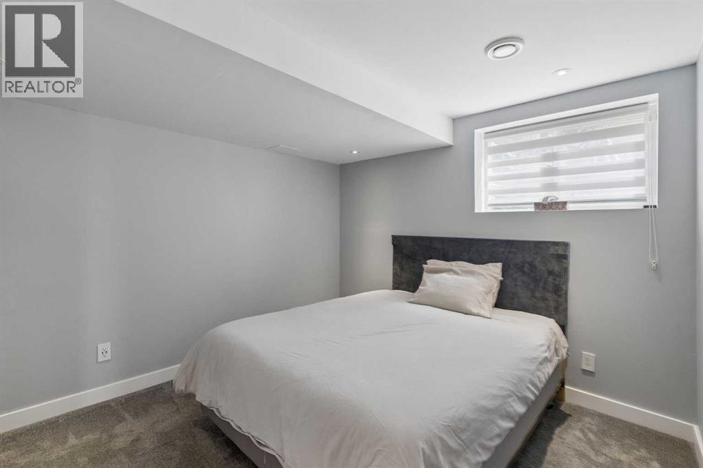 105 Royal Birch Crescent NW - 37