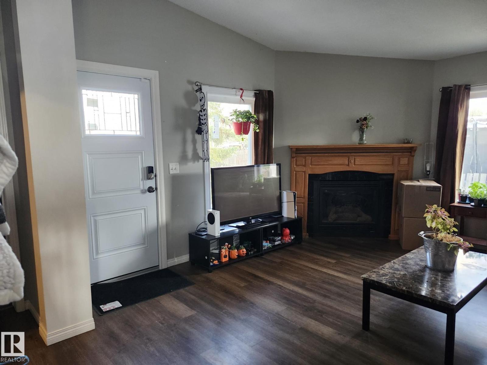 5273 50 ST — photo 8