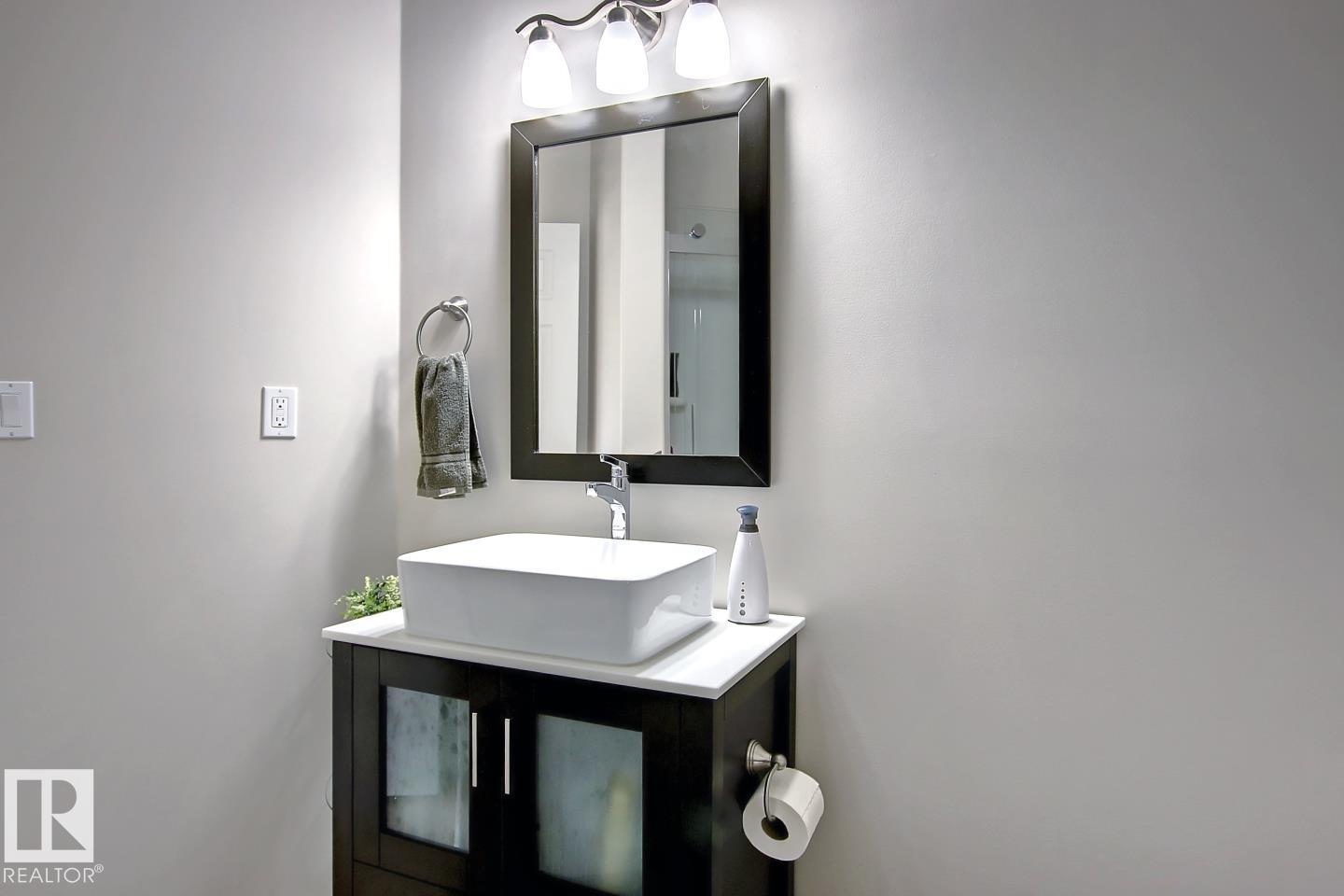 #102 10905 109 ST NW - 22