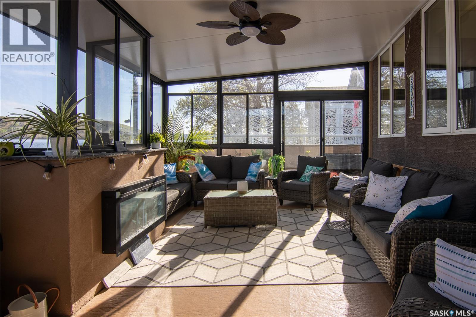 Surfside Drive East - 22