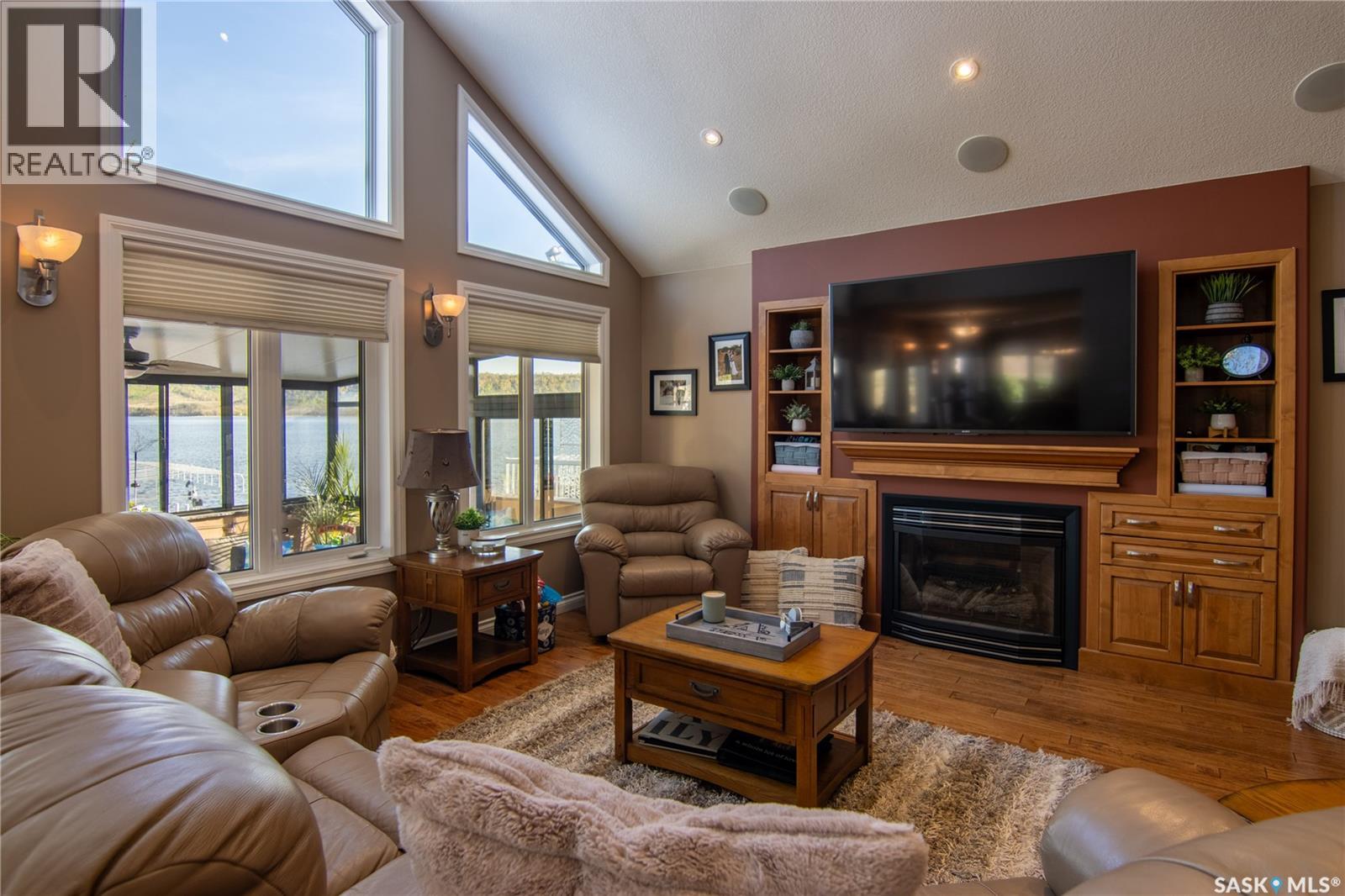 Surfside Drive East - 35