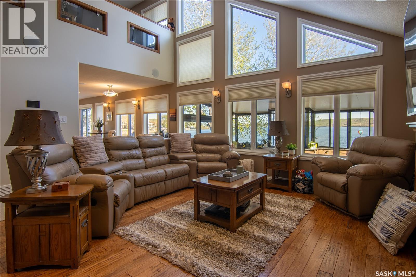 Surfside Drive East - 36
