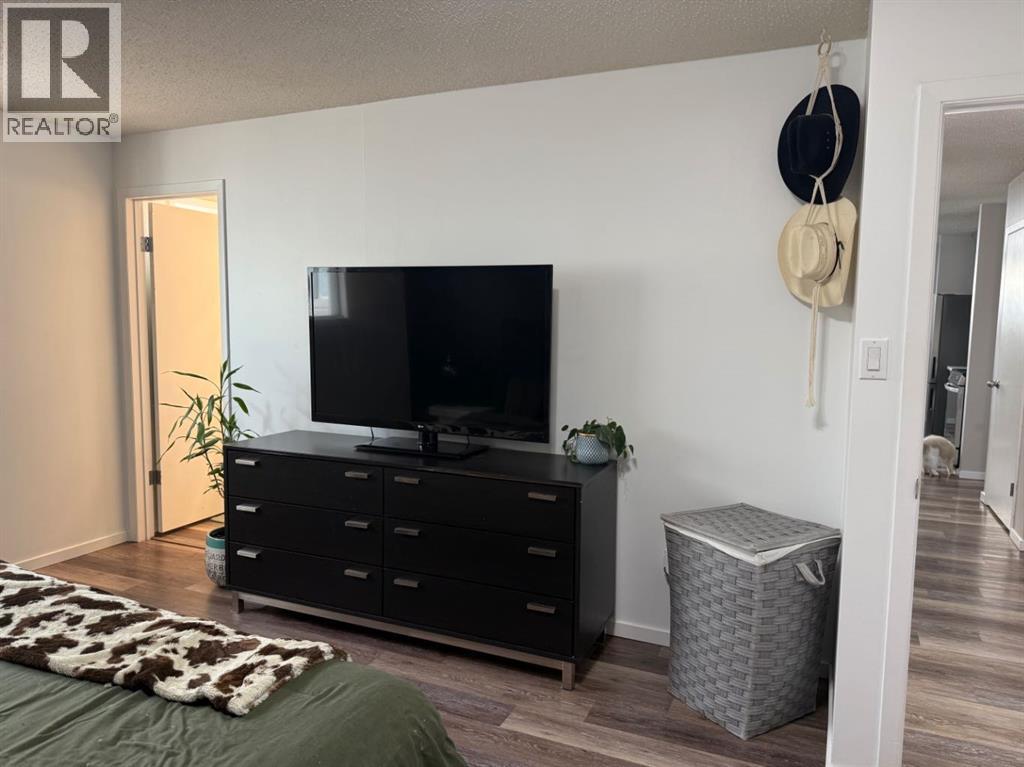 4804 37 Street — photo 18