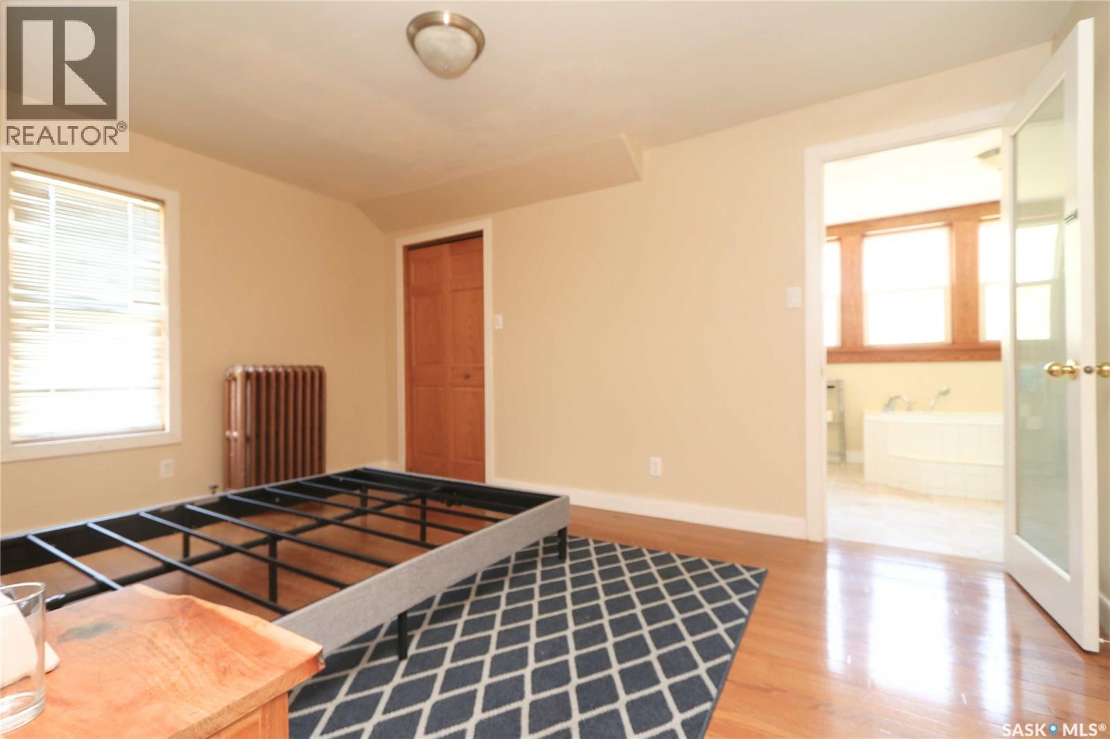 34 Laurier AVENUE - 32