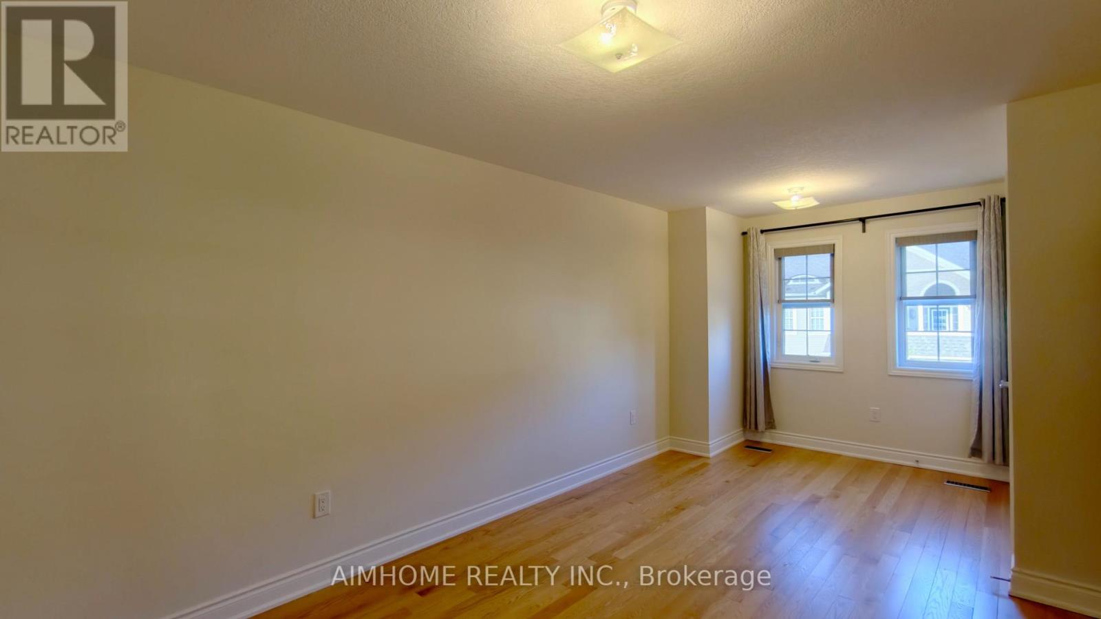 44 COURTING HOUSE PLACE - 14