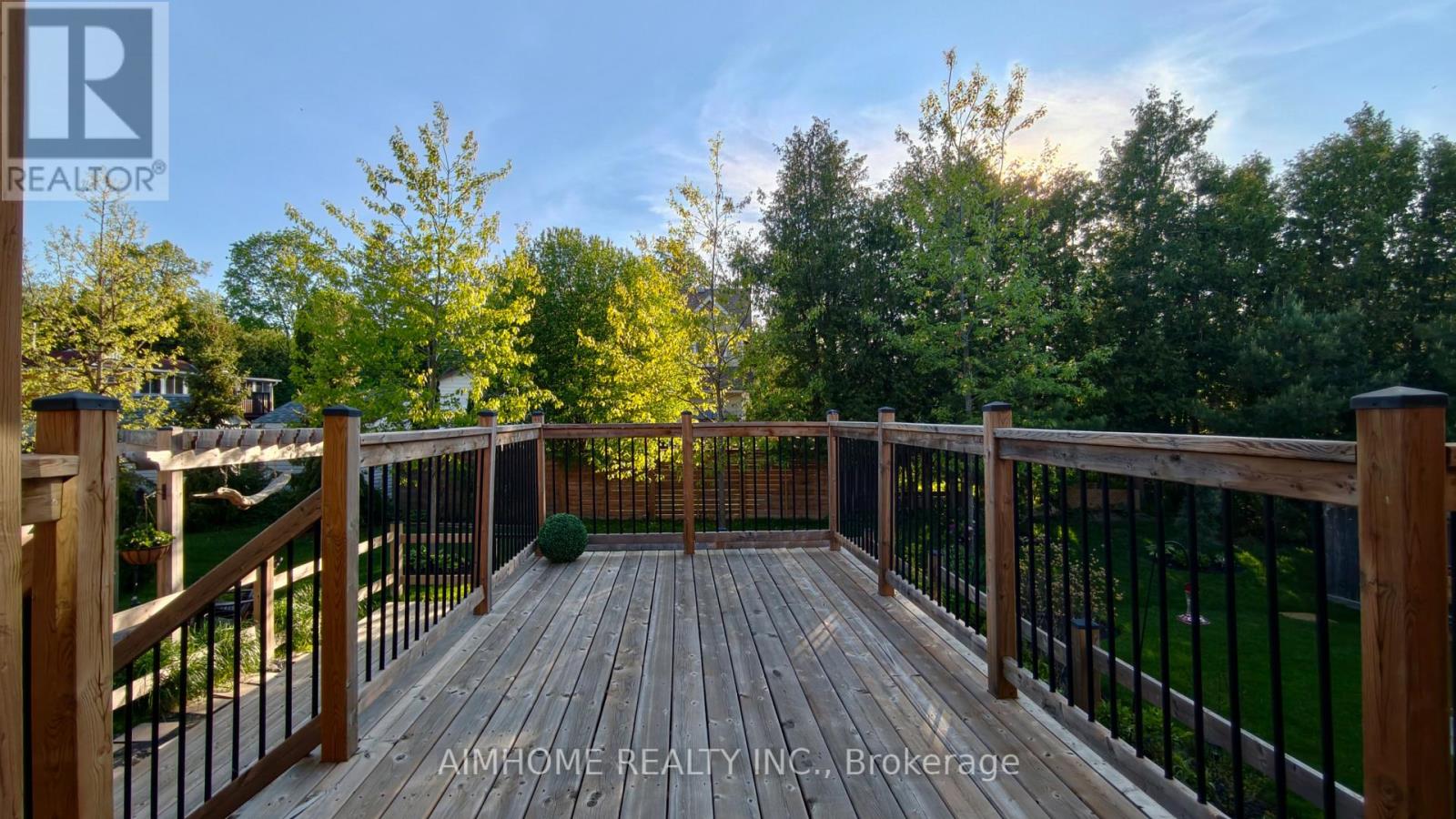 44 COURTING HOUSE PLACE - 24