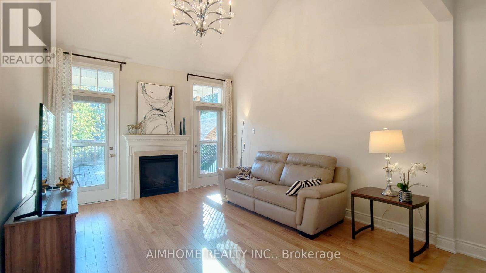 44 COURTING HOUSE PLACE - 6