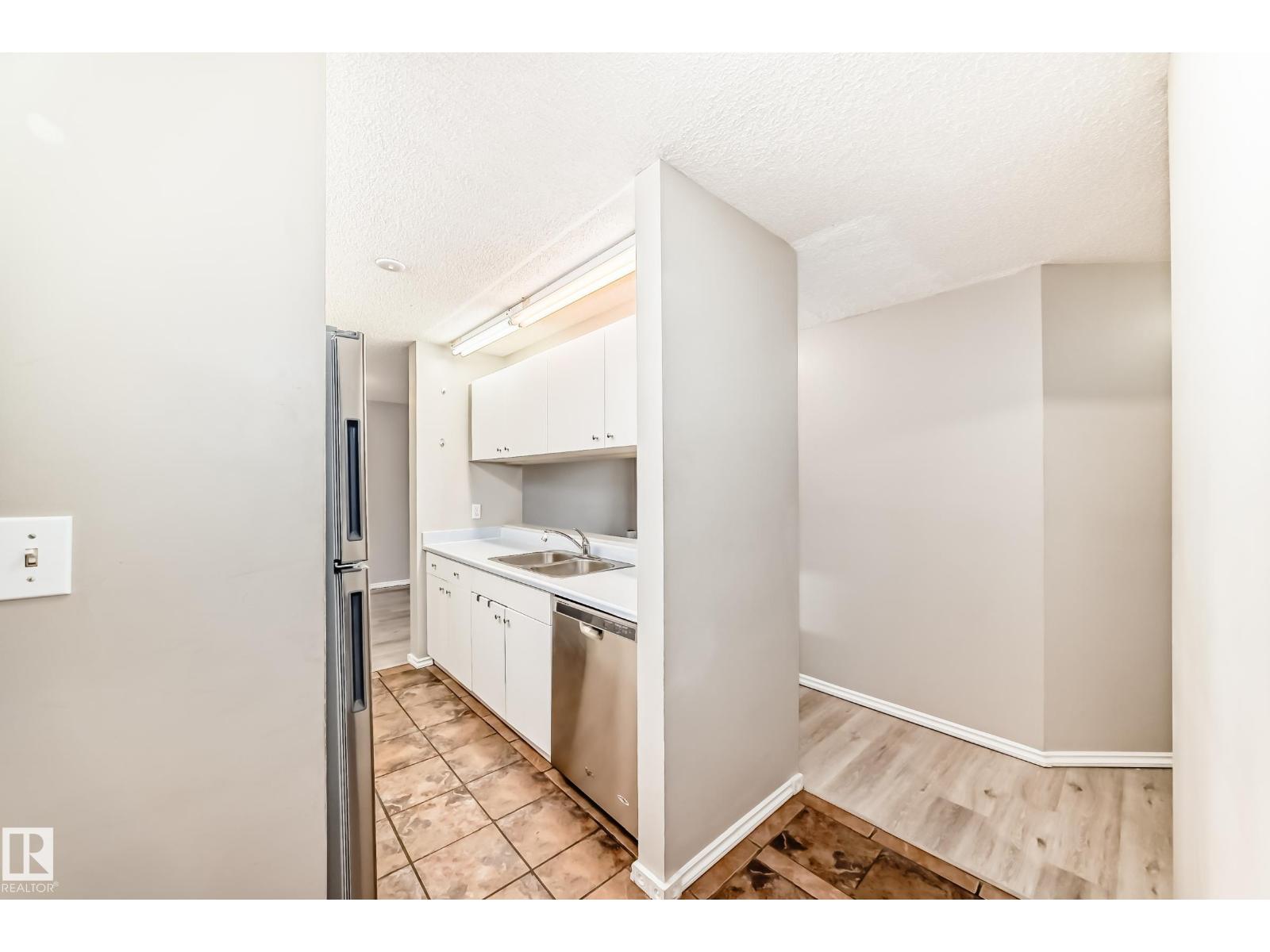 #204 2508 50 ST NW - 5