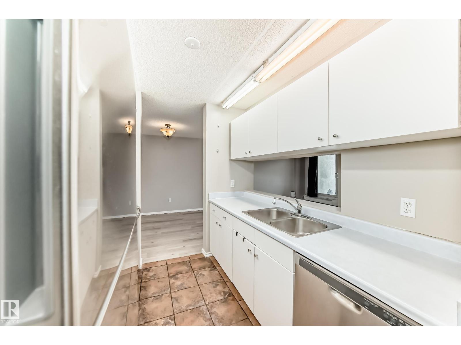 #204 2508 50 ST NW - 8