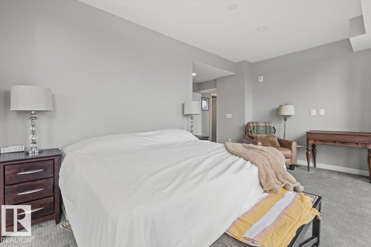 #1200 10180 103 ST NW - 17