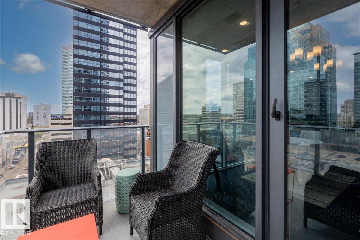 #1200 10180 103 ST NW - 32